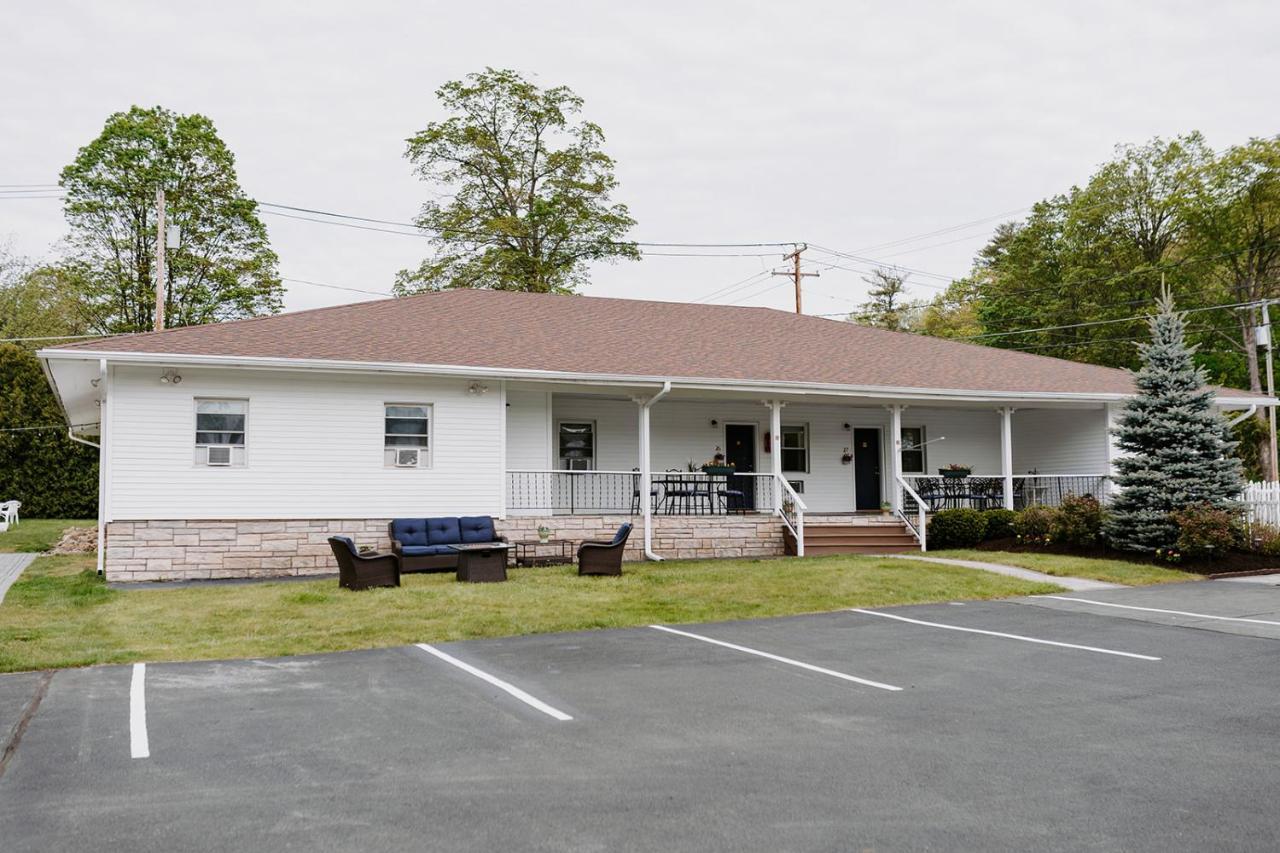 Blue Moon Motel 2*